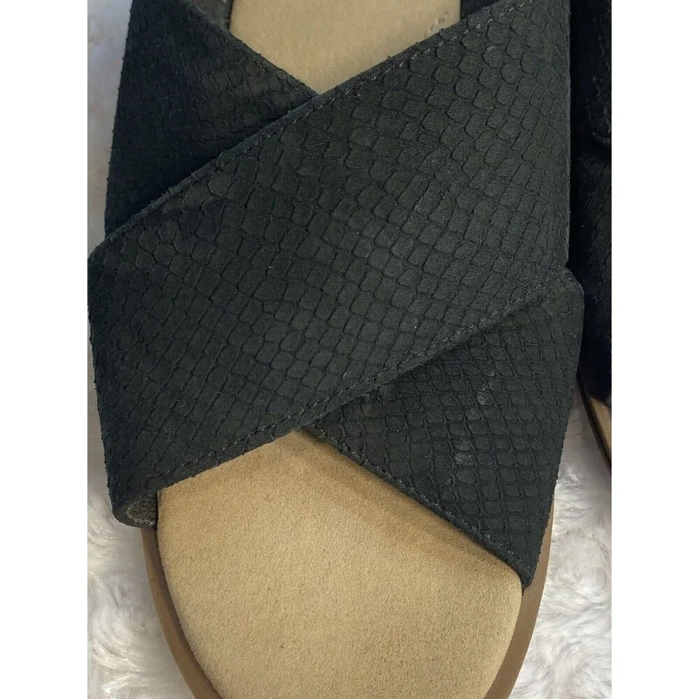 Clark’s Size 8 Flat Womens Slip On Sandals Black Faux Suede Muted Snakeskin - Picture 7 of 7